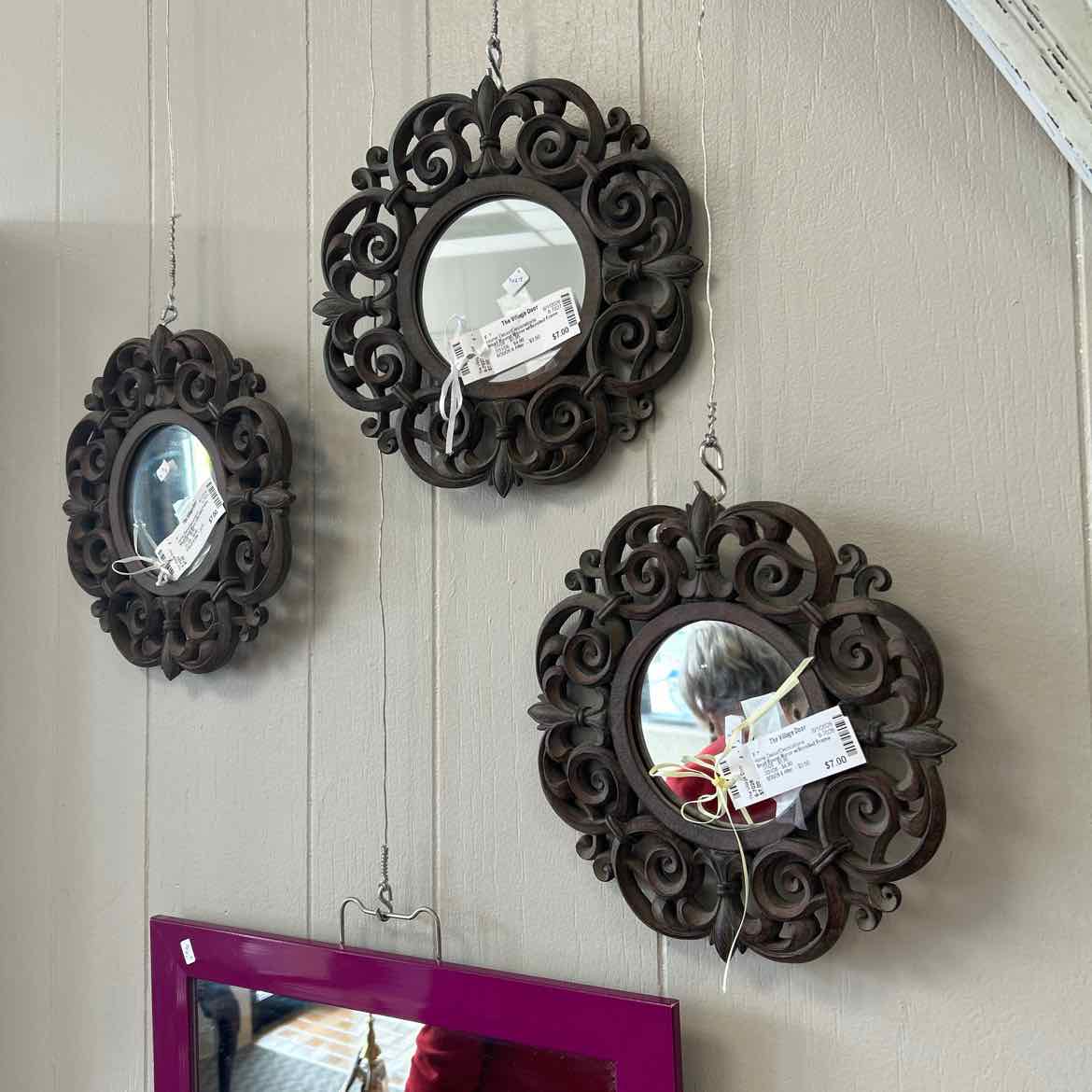 Small Round Mirror w/Scrolled Frame
