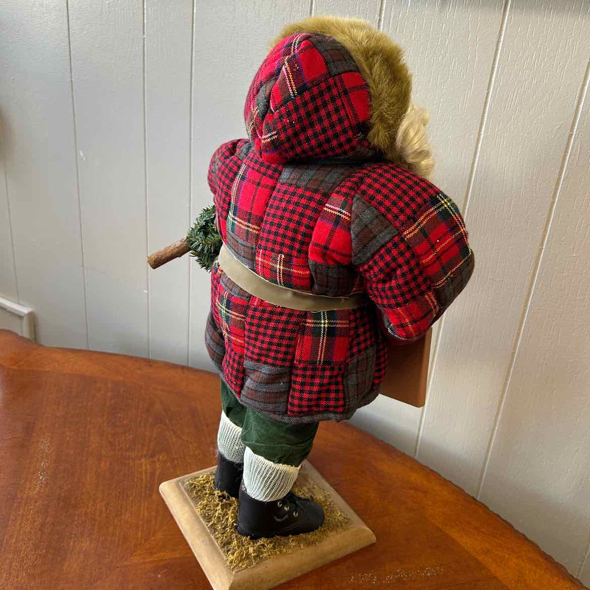 Santa w/Mittens Sign