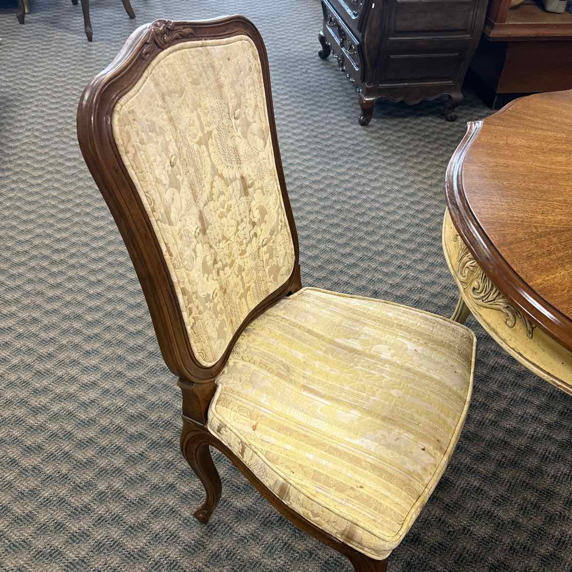 Oval Dining Table w/4 Upholstered Chairs AS IS/2 Leaves & Pads