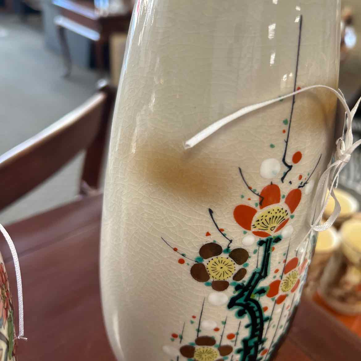 Tan Vase w/Flowers