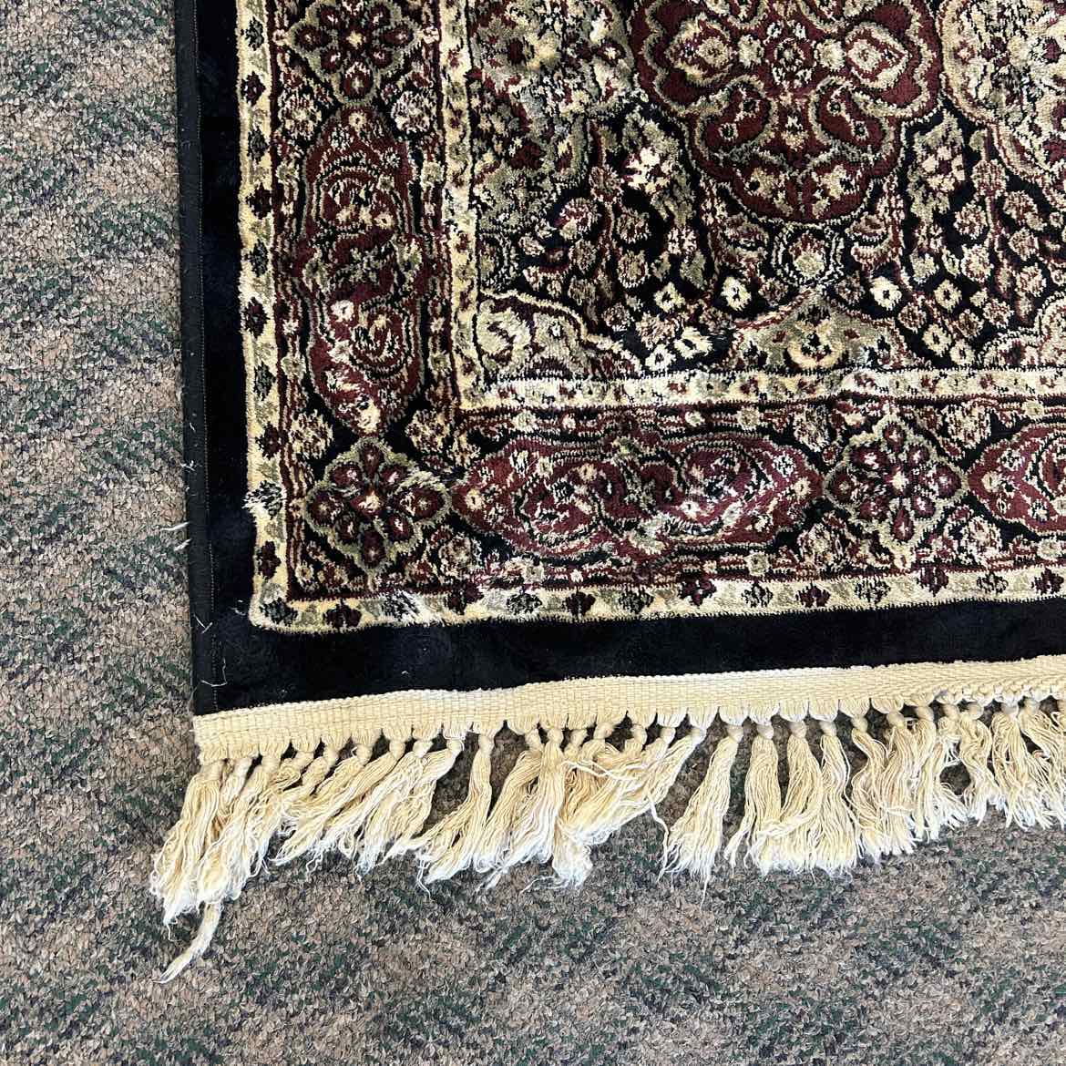 Black Patterned Rug w/Beige Fringe