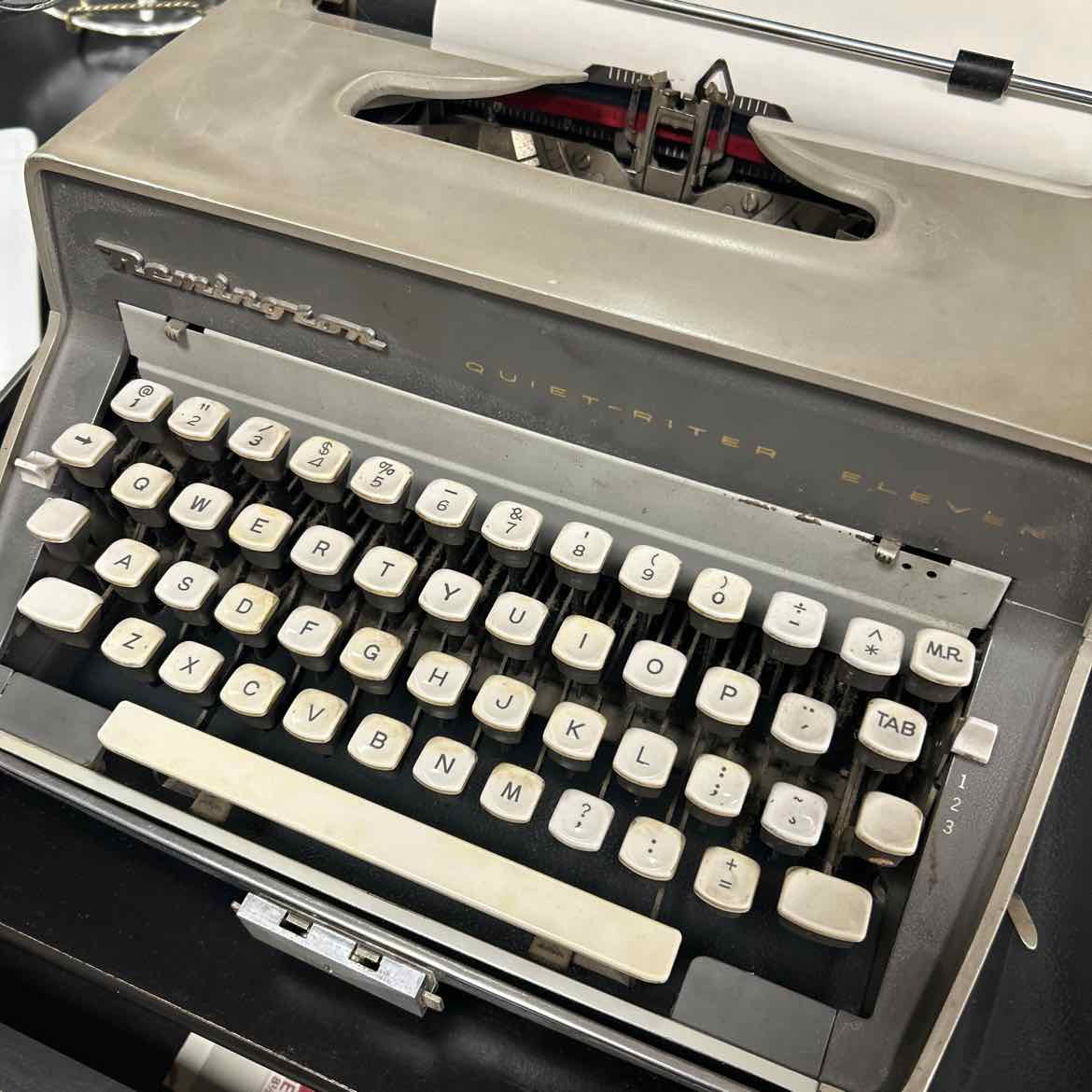 Remington Quiet-Riter Typewriter
