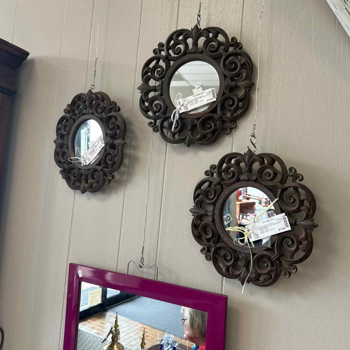 Small Round Mirror w/Scrolled Frame