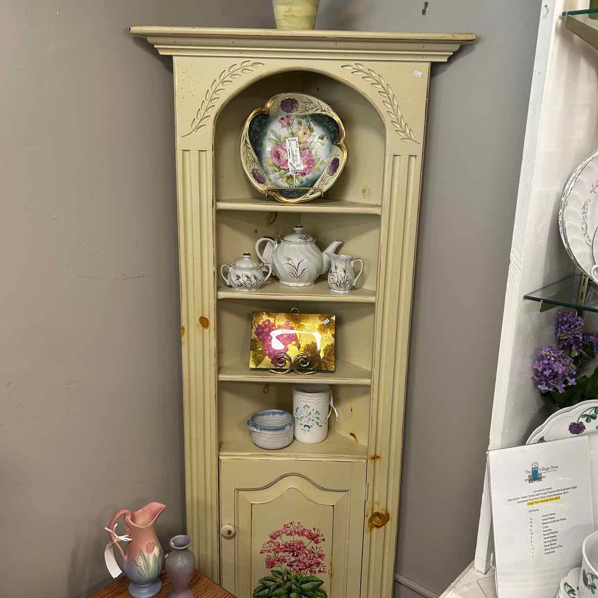 Ivory Wood Corner Cabinet w/Flower on Door
