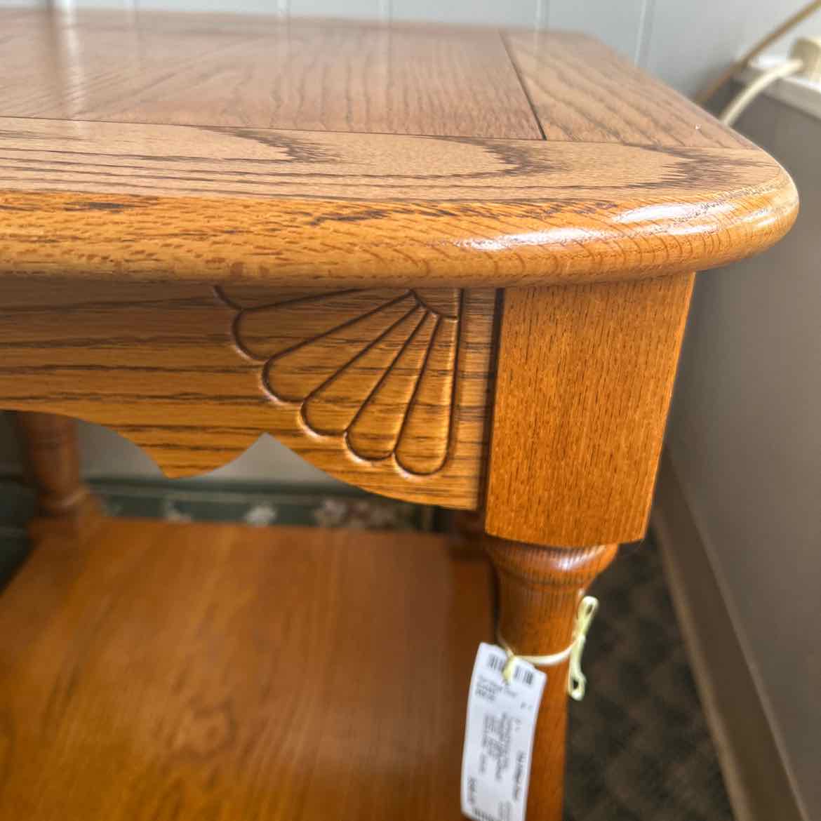 Oak End Table w/Shelf