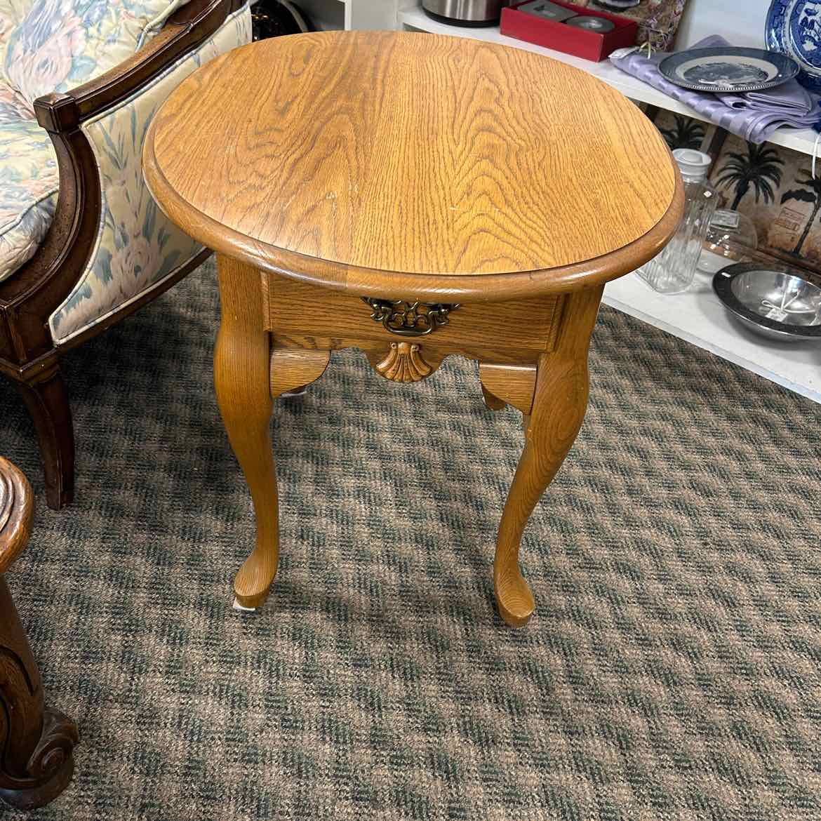 Light Wood Oval End Table w/Drawer