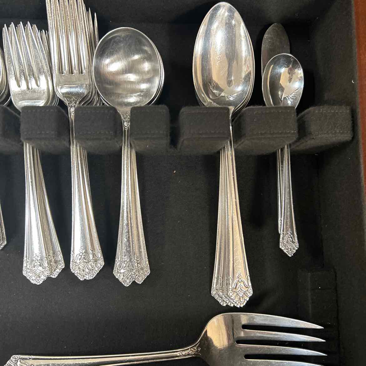 62 pc Rogers Silverplate Flatware w/Box