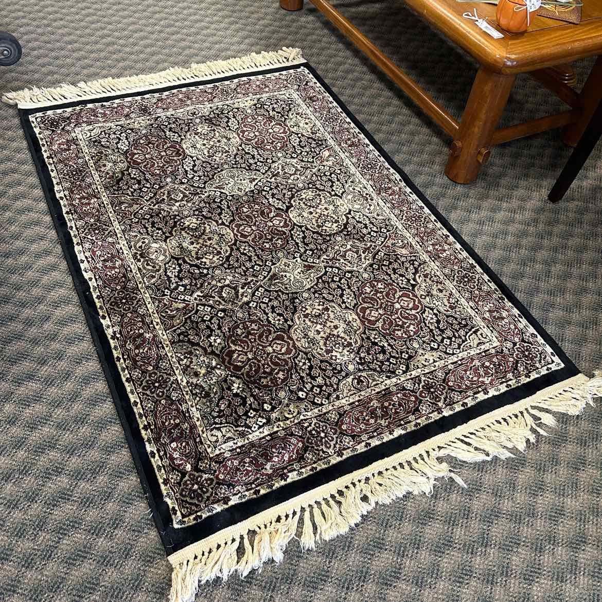 Black Patterned Rug w/Beige Fringe