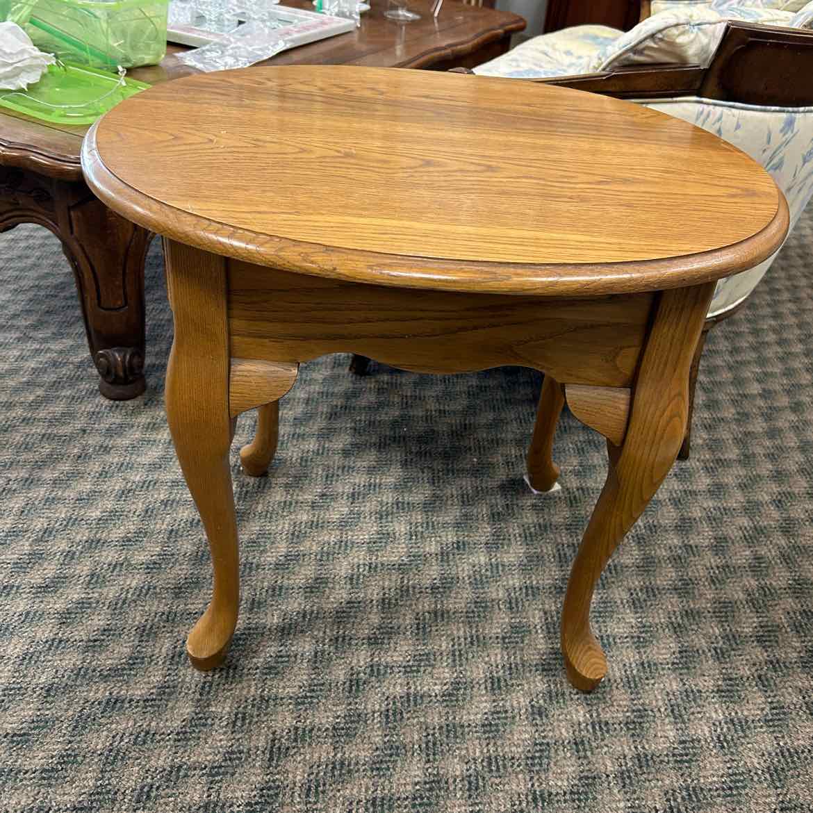 Light Wood Oval End Table w/Drawer