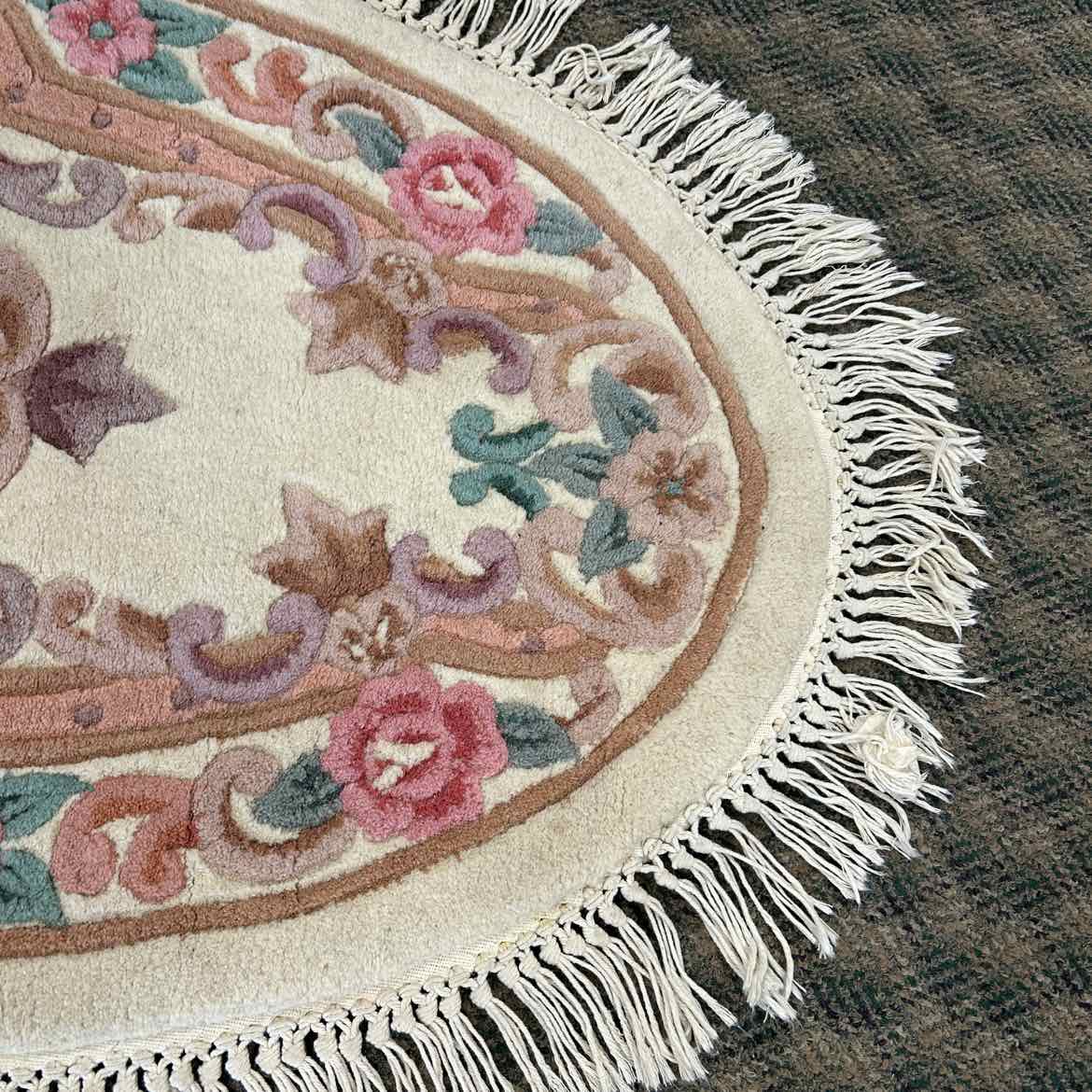 Oval Ivory Rug w/Pink & Green & Fringe