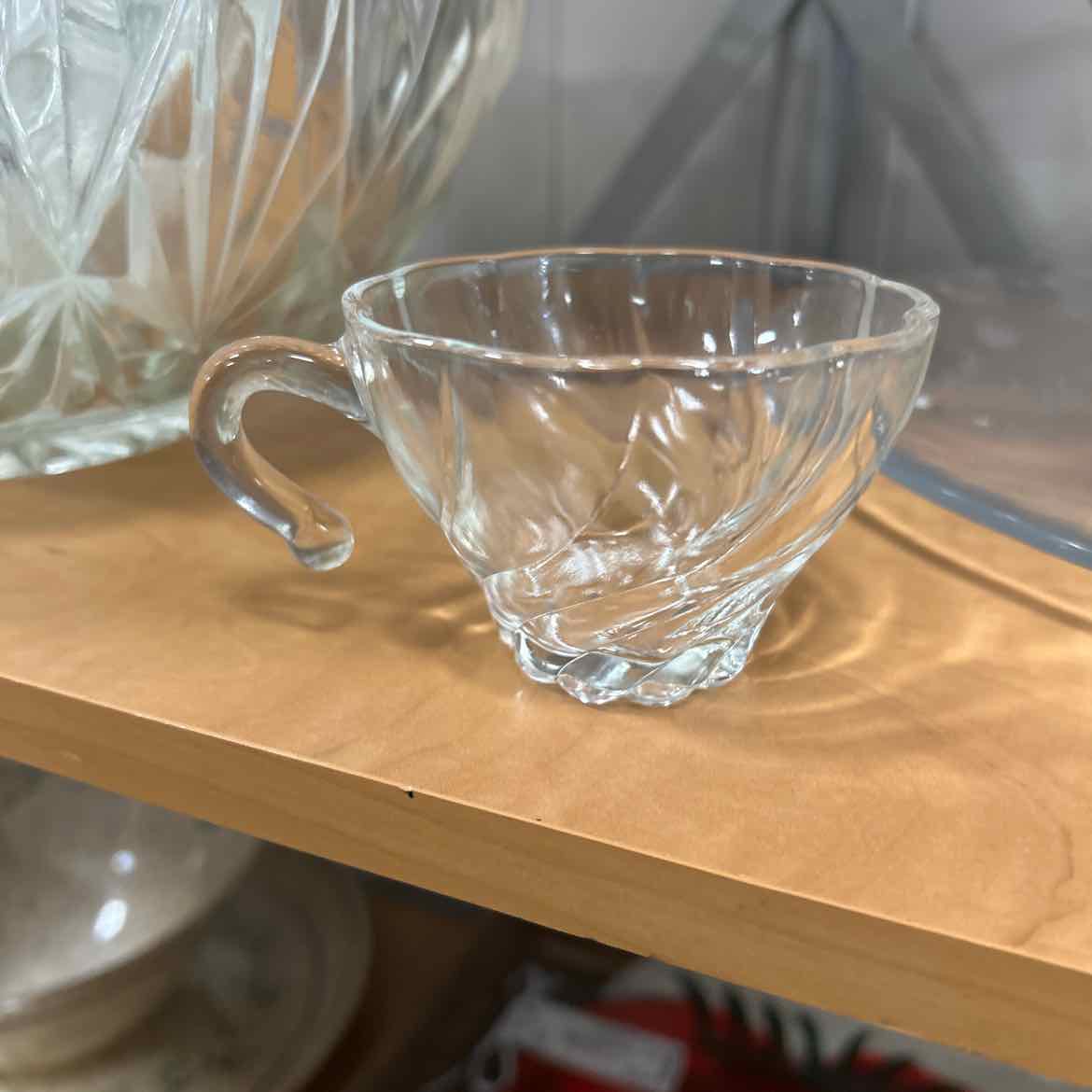 Glass Punch Bowl Swirl Pattern w/8 Cups