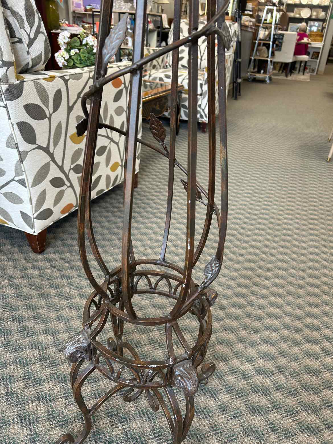 Tall Metal Planter W Clay Bowl