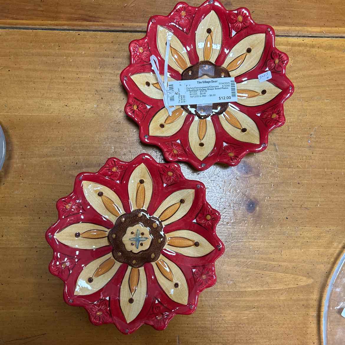 2 Red/Gold Flower Shape Salad Plates