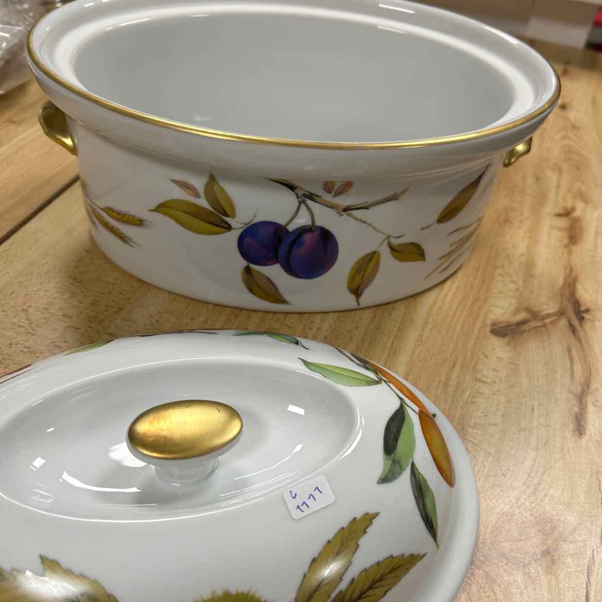 Royal Worcester Oval Casserole w/Lid