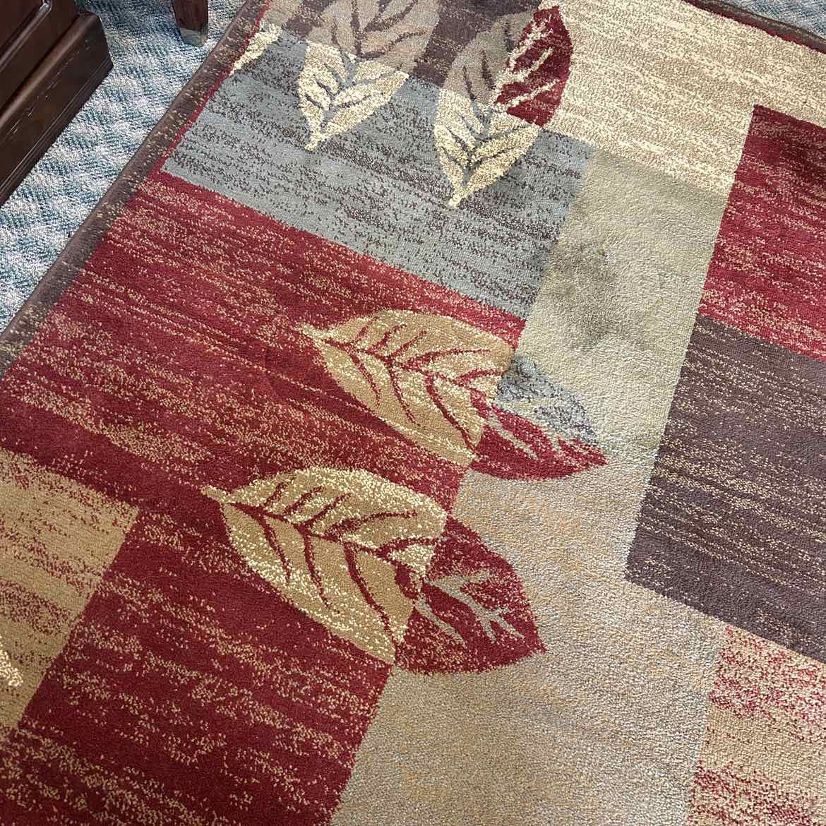 5'x7 1/2 Burgundy/Tan Rug w/Leaves