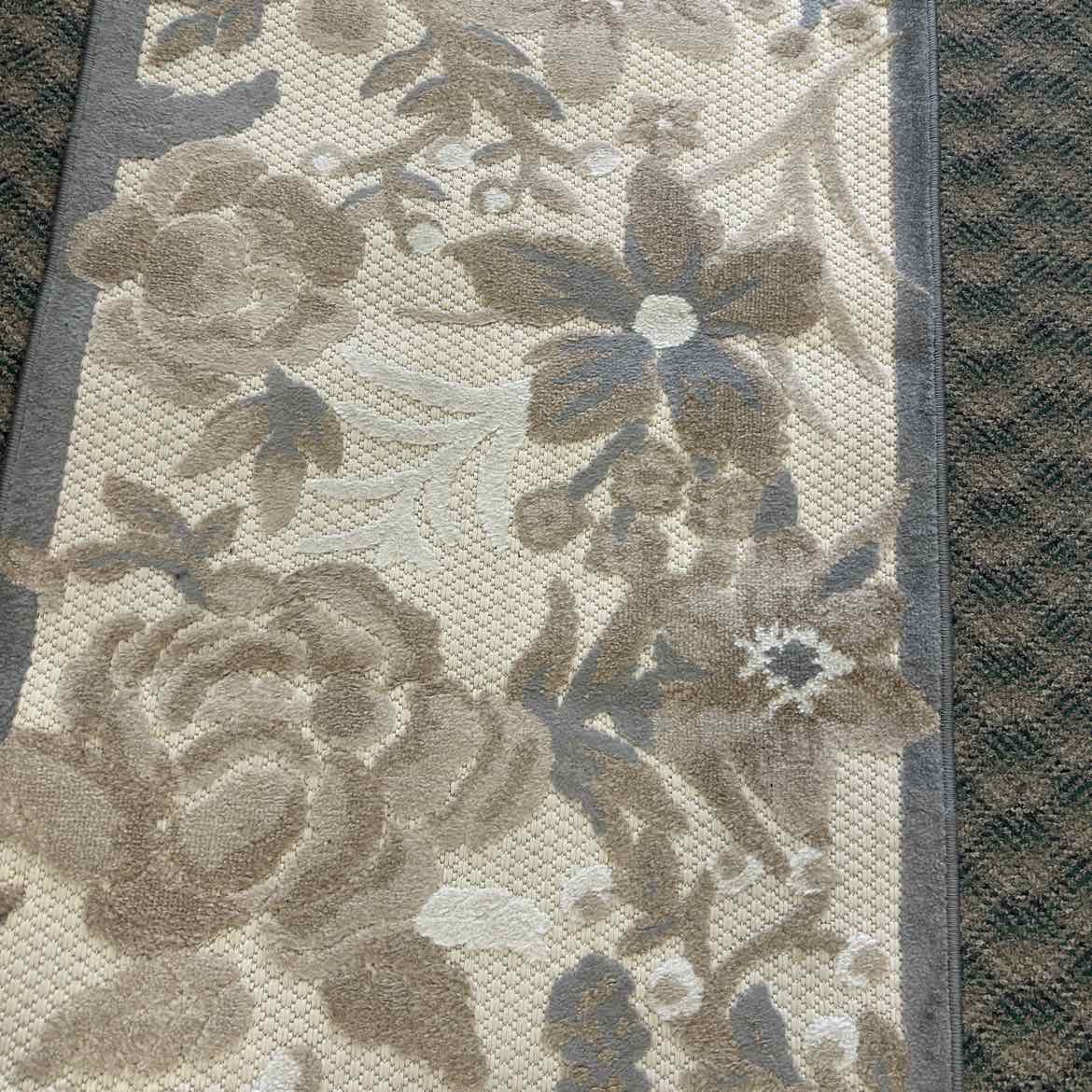 Gray & Beige Runner