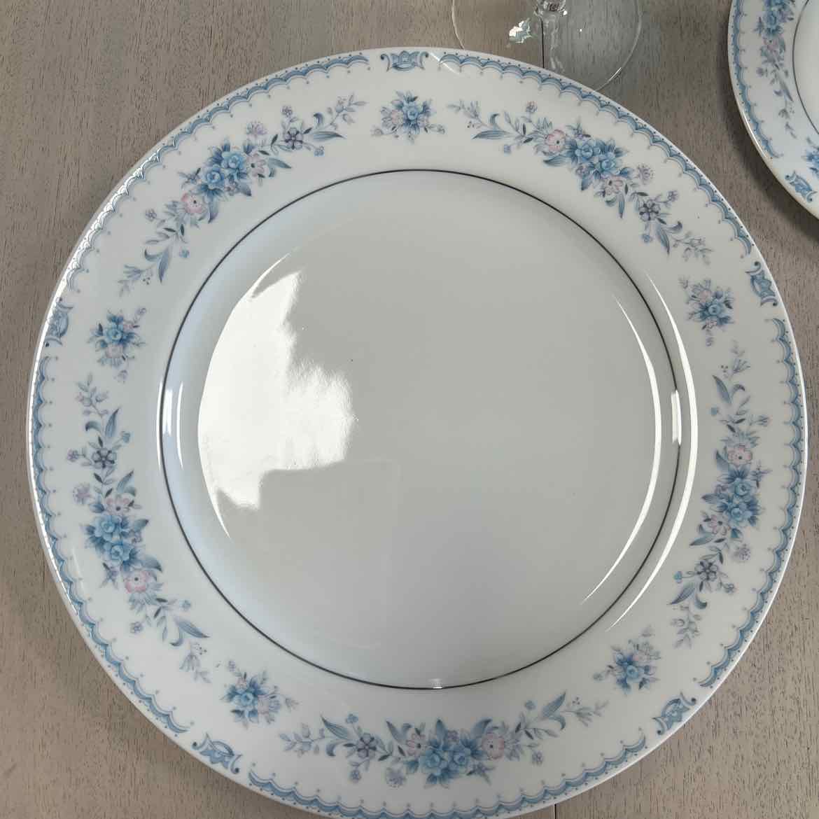 42 pc China w/Blue Flowers