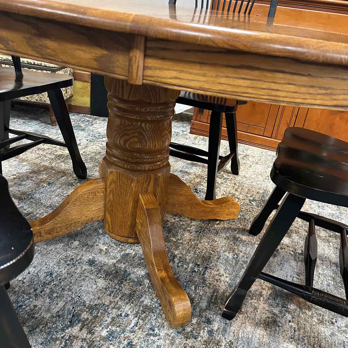 Oak Dining Table w/4 Black Chairs/1 Leaf