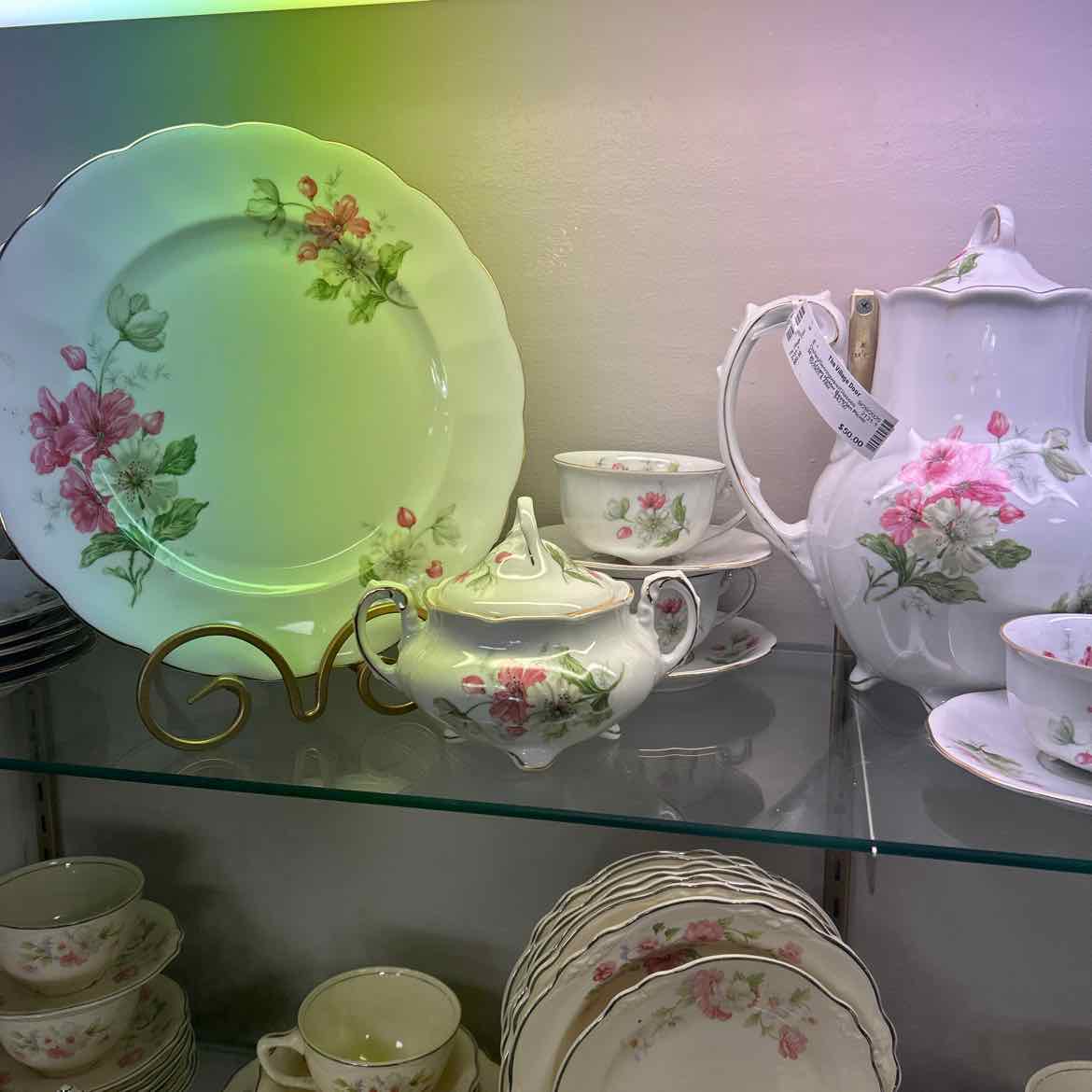 30 pc Crown Helden Bavarian Pink Floral
