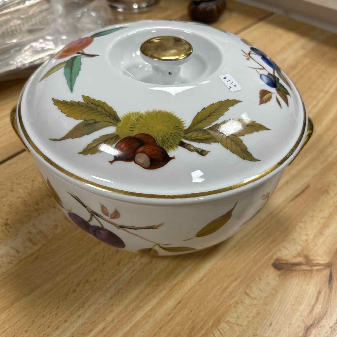 Royal Worcester Round Casserole w/Lid