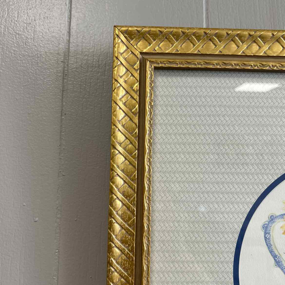 Picture of Yellow Roses in Pitcher