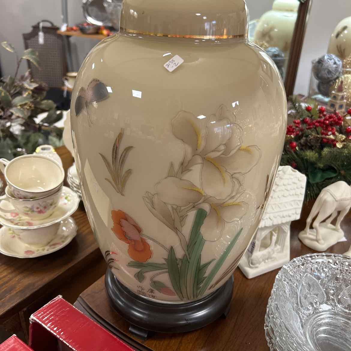 Lamp w/Floral Design & Cream Shade