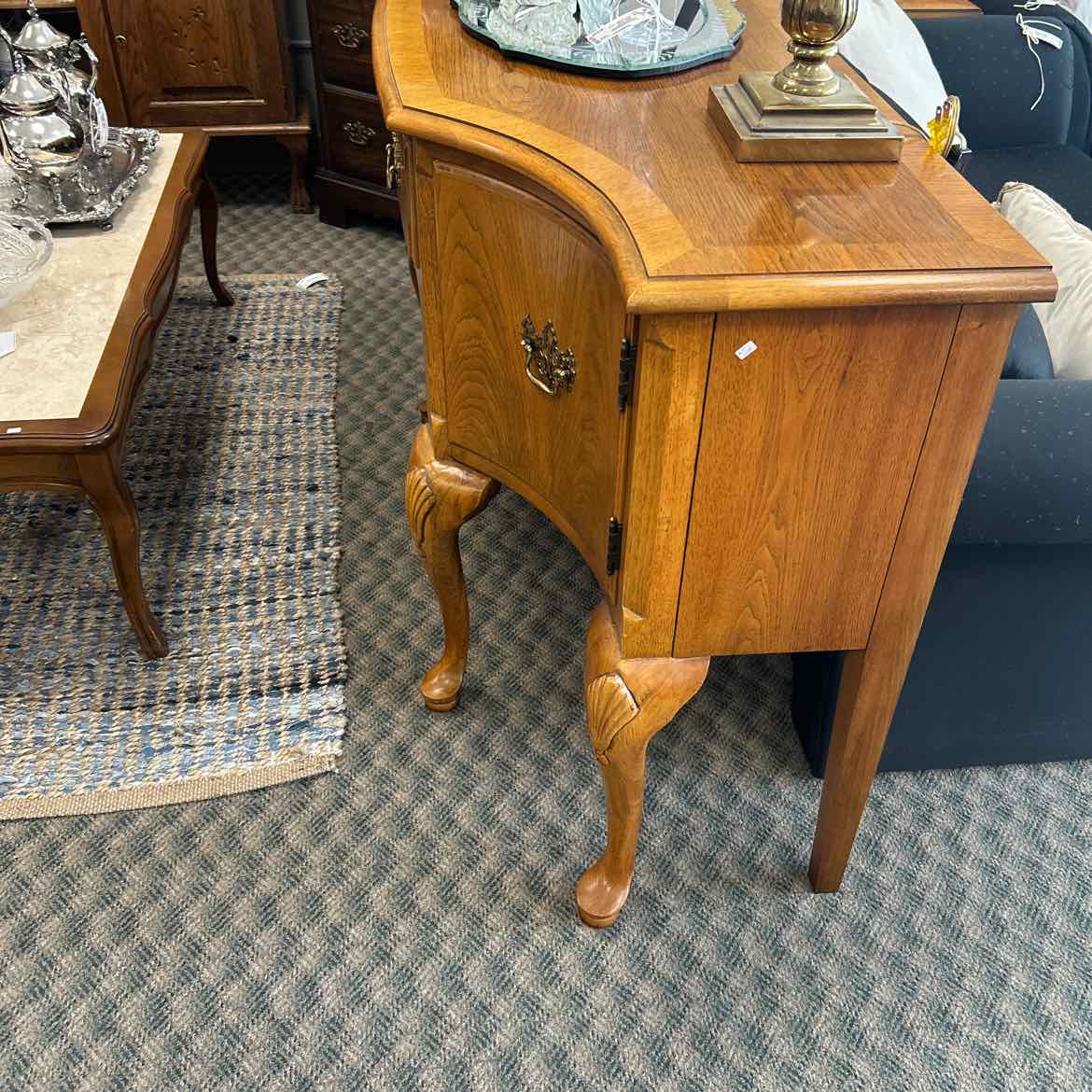 Thomasville Oak Buffet w/Raised Legs