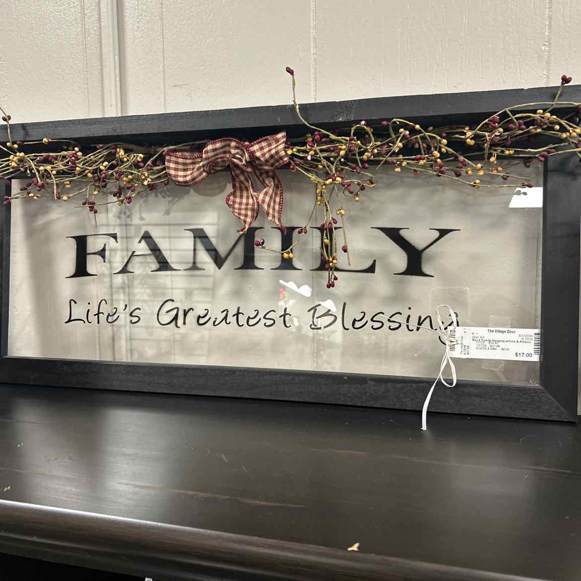 Black Family Hanging w/Vine & Ribbon