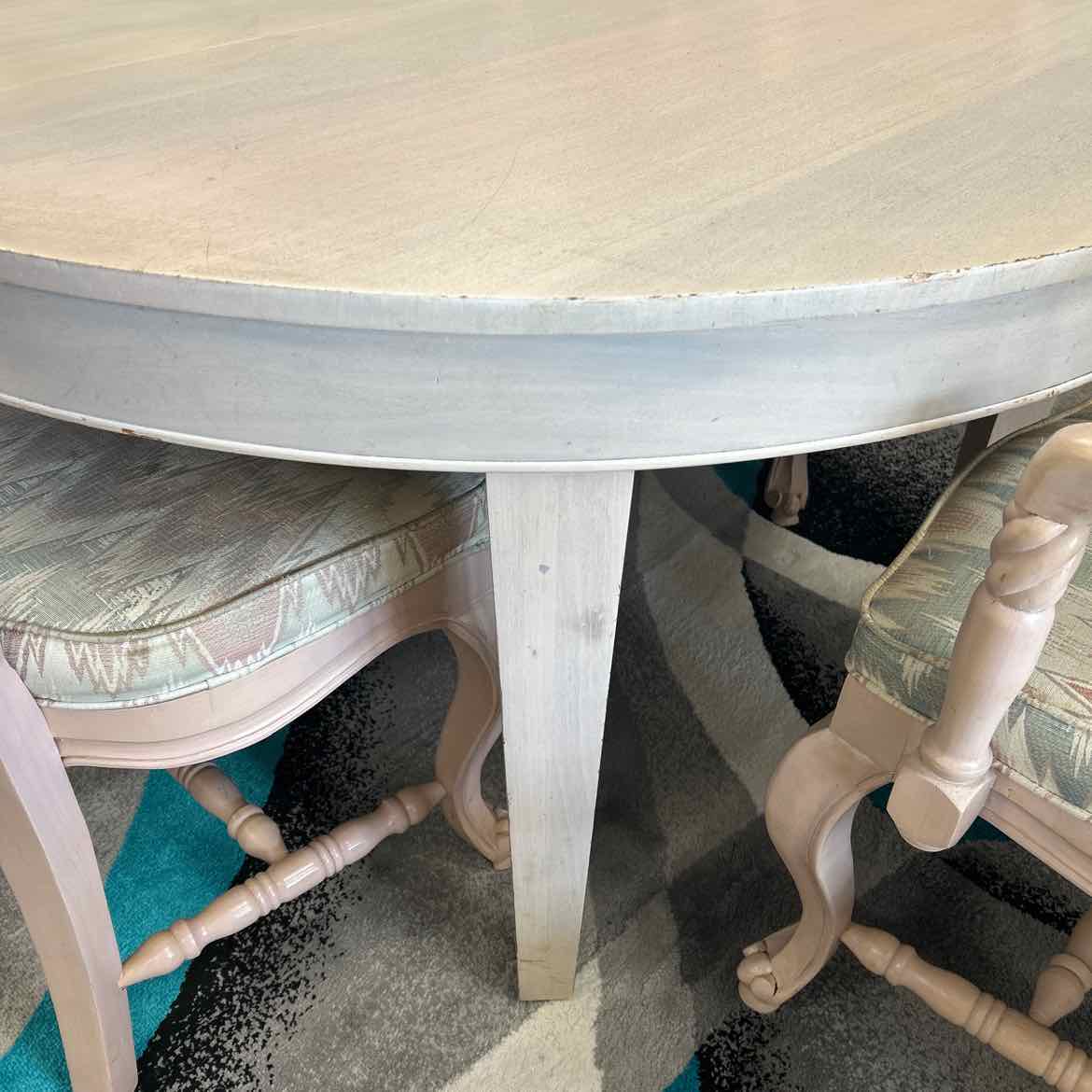 Dining Room Table w/6 AS IS Chairs/6 Leaves