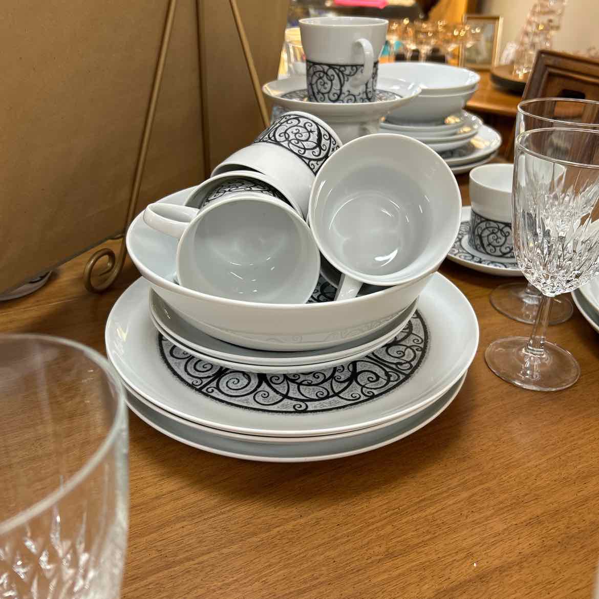 91 pc Noritake China White/Black Design
