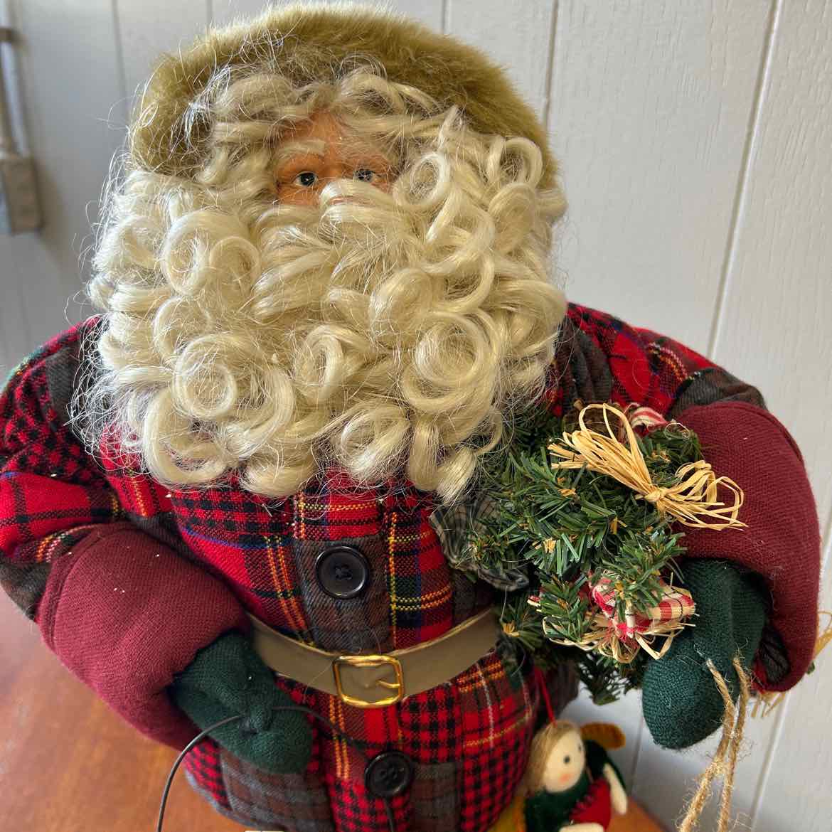 Santa w/Mittens Sign