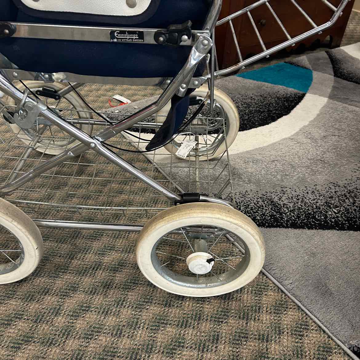 Vintage Swedish Stroller Emmalijunga