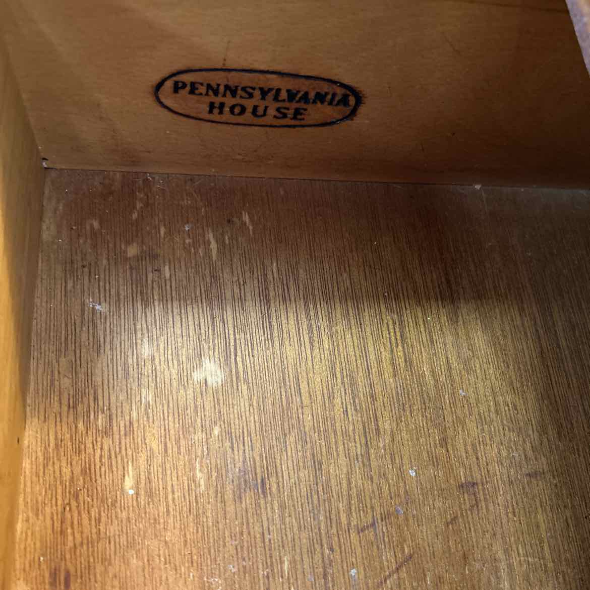 Pennsylvania House Wood End Table w/Drawer