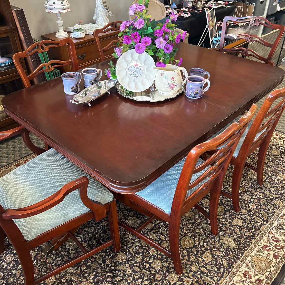 Dining Table w/6 chairs/3 Leaves & Pads