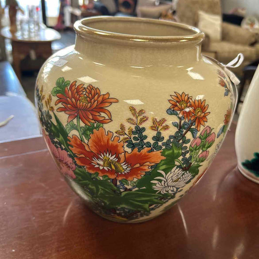 Large Cream Vase w/Flowers
