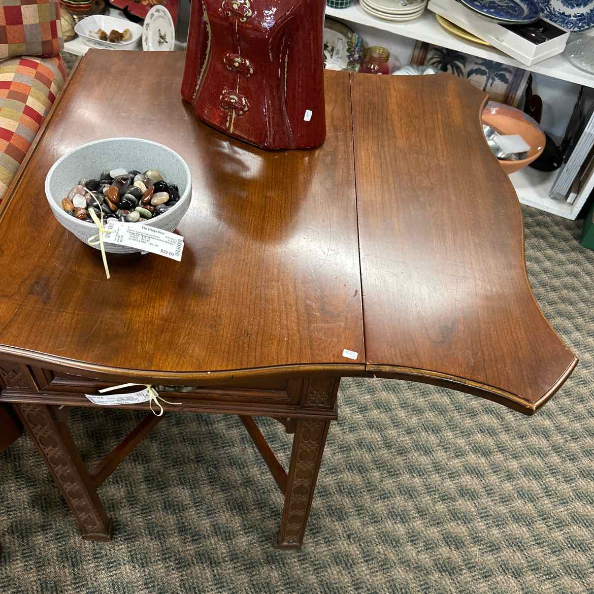 Drop Leaf End Table w/Carved Design and Drawer