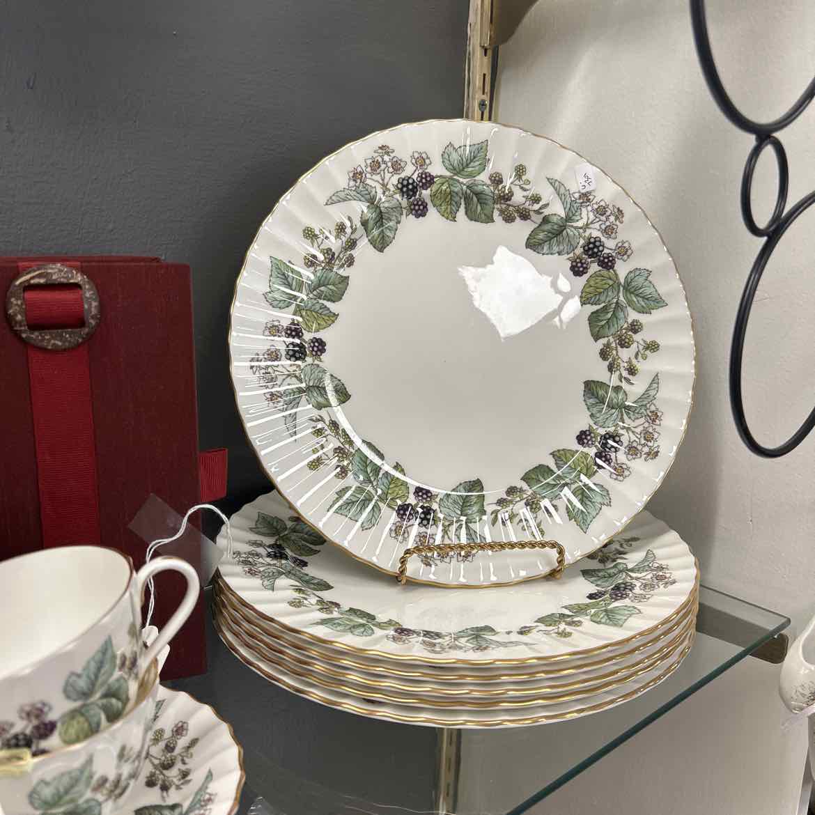 29 Pc Lavinia Royal Worcester English China - Blackberries