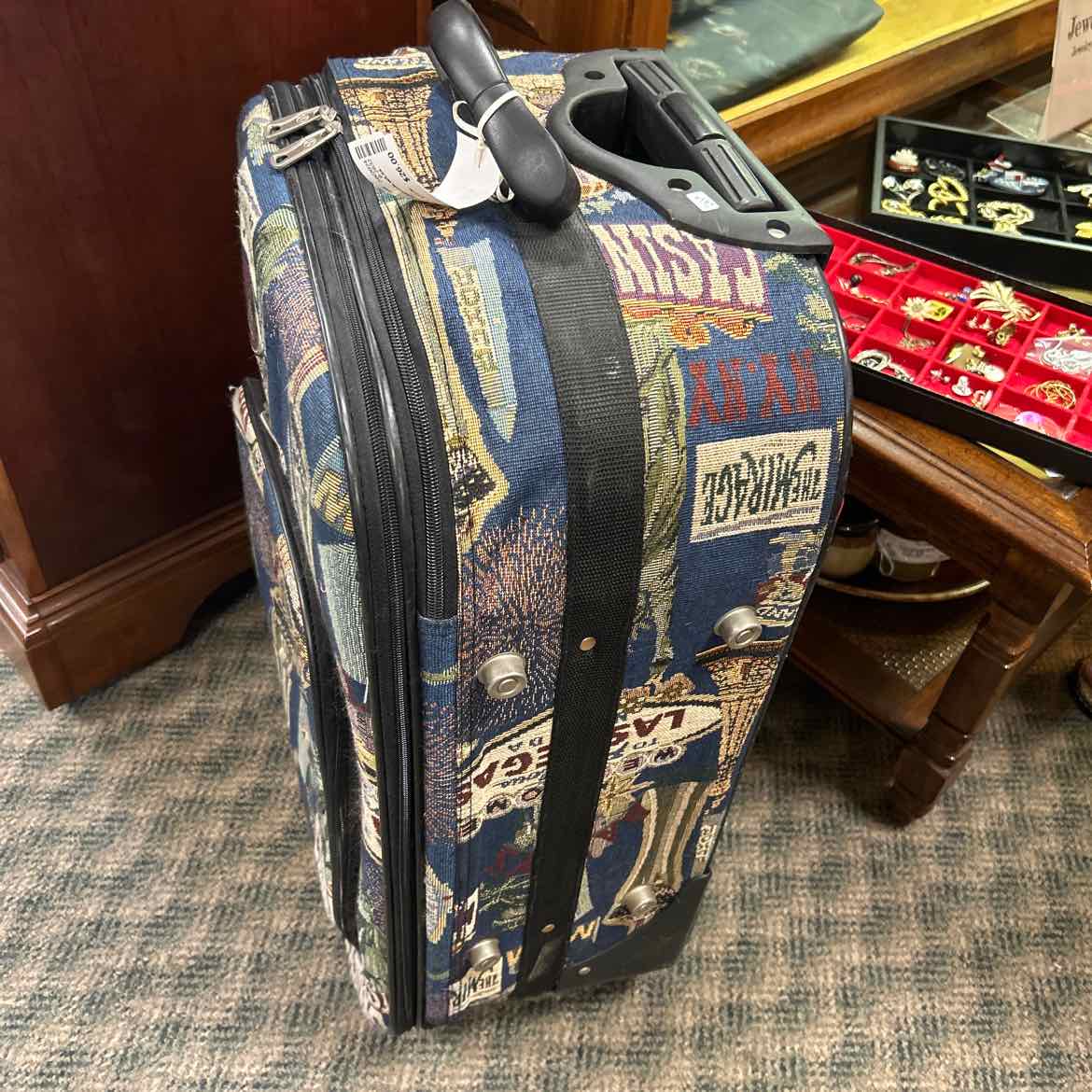 Tapestery Suitcase w/Wheels w/Las Vegas Design