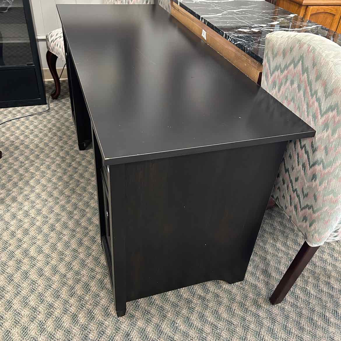 Black Desk