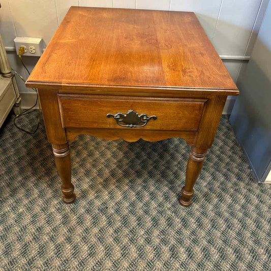 Pennsylvania House Wood End Table w/Drawer