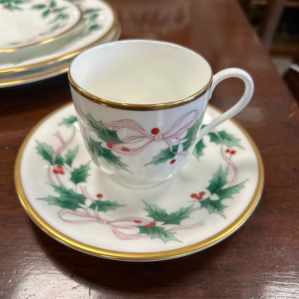 48 pc Mikasa Ribbon Holly China