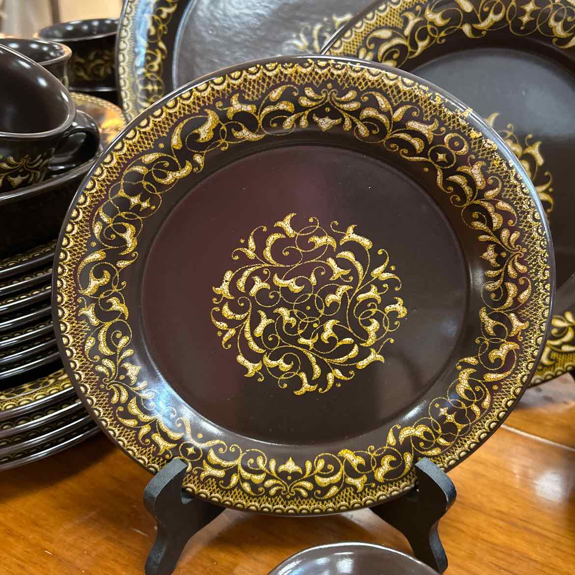 63 pc Franciscan Jamoca Dishes