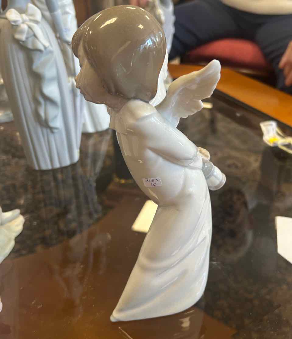 Ladro- Medium Angel