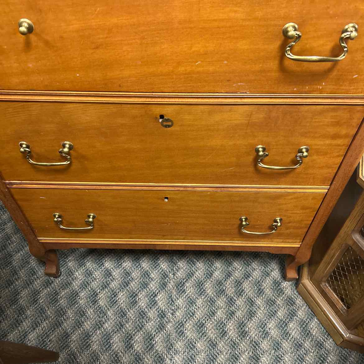 Maple Chest w/Oval Mirror