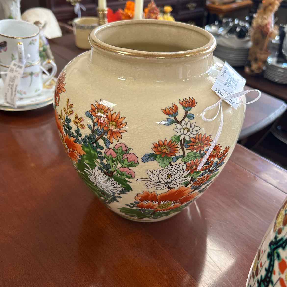 Large Cream Vase w/Flowers