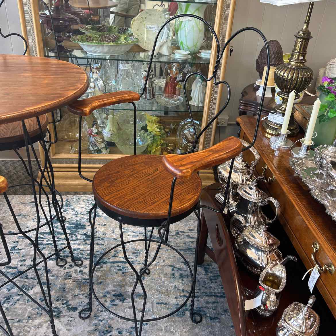Ice Cream Table w/4 Chairs
