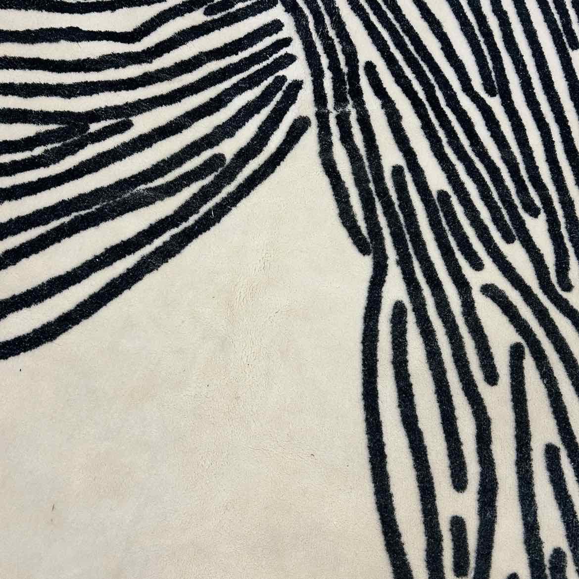 9x6 Black & White Rug AS IS