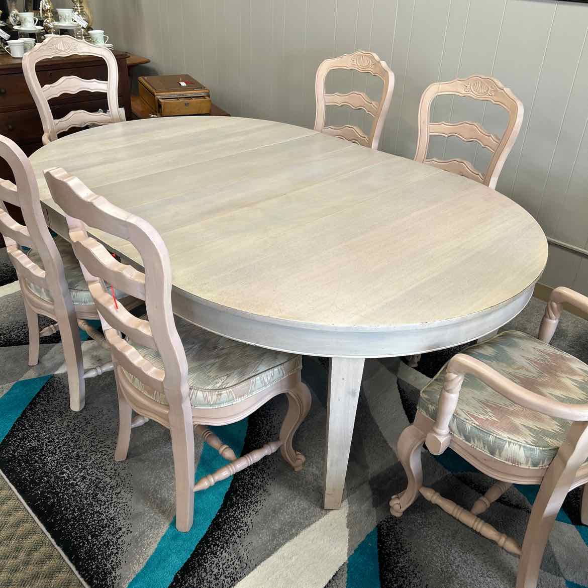 Dining Room Table w/6 AS IS Chairs/6 Leaves