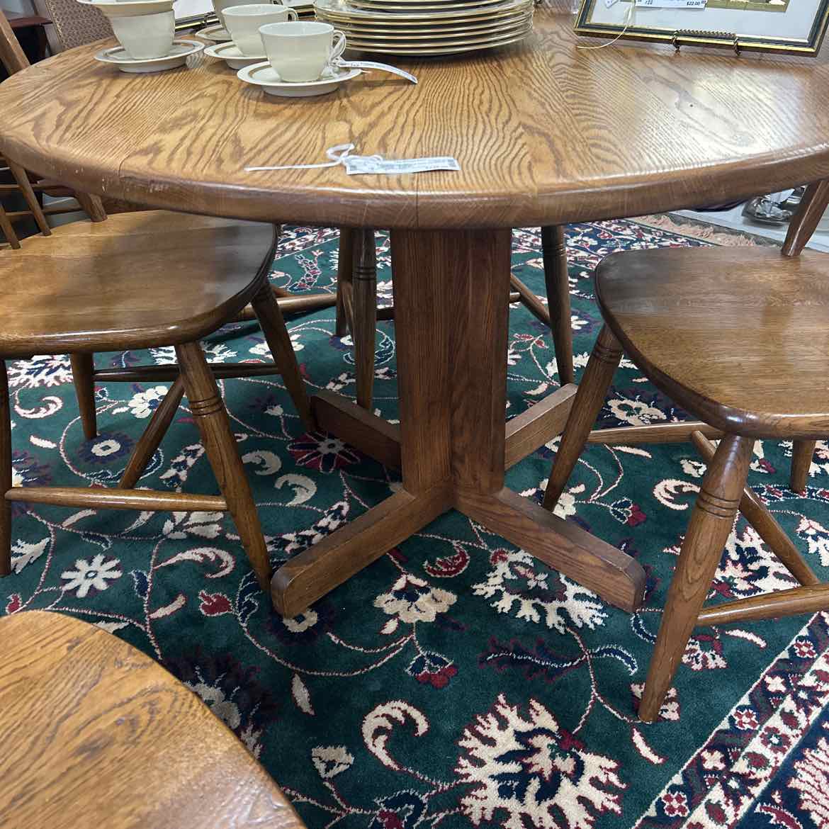 Round Wood Pedestal Table w/4 Wood Chairs