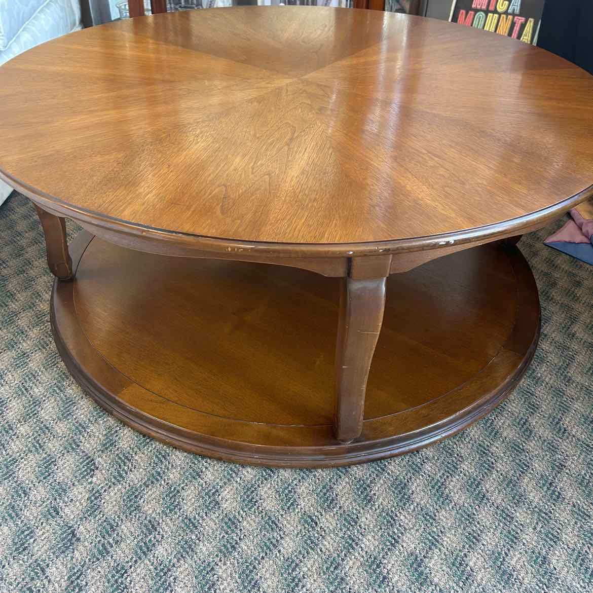 Round Wood Coffee Table w/Shelf